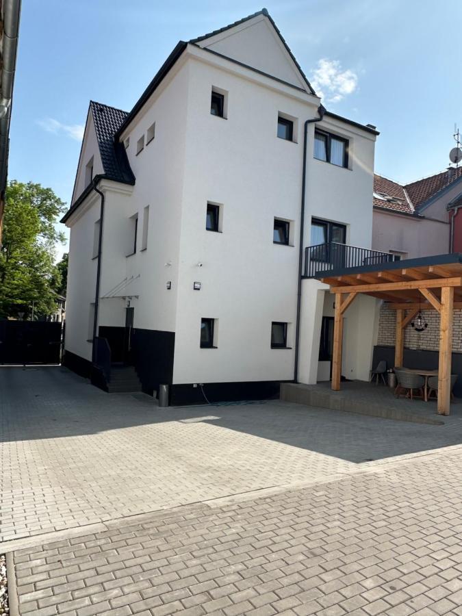 Rezidence Kbely - Free Parking Apartamento